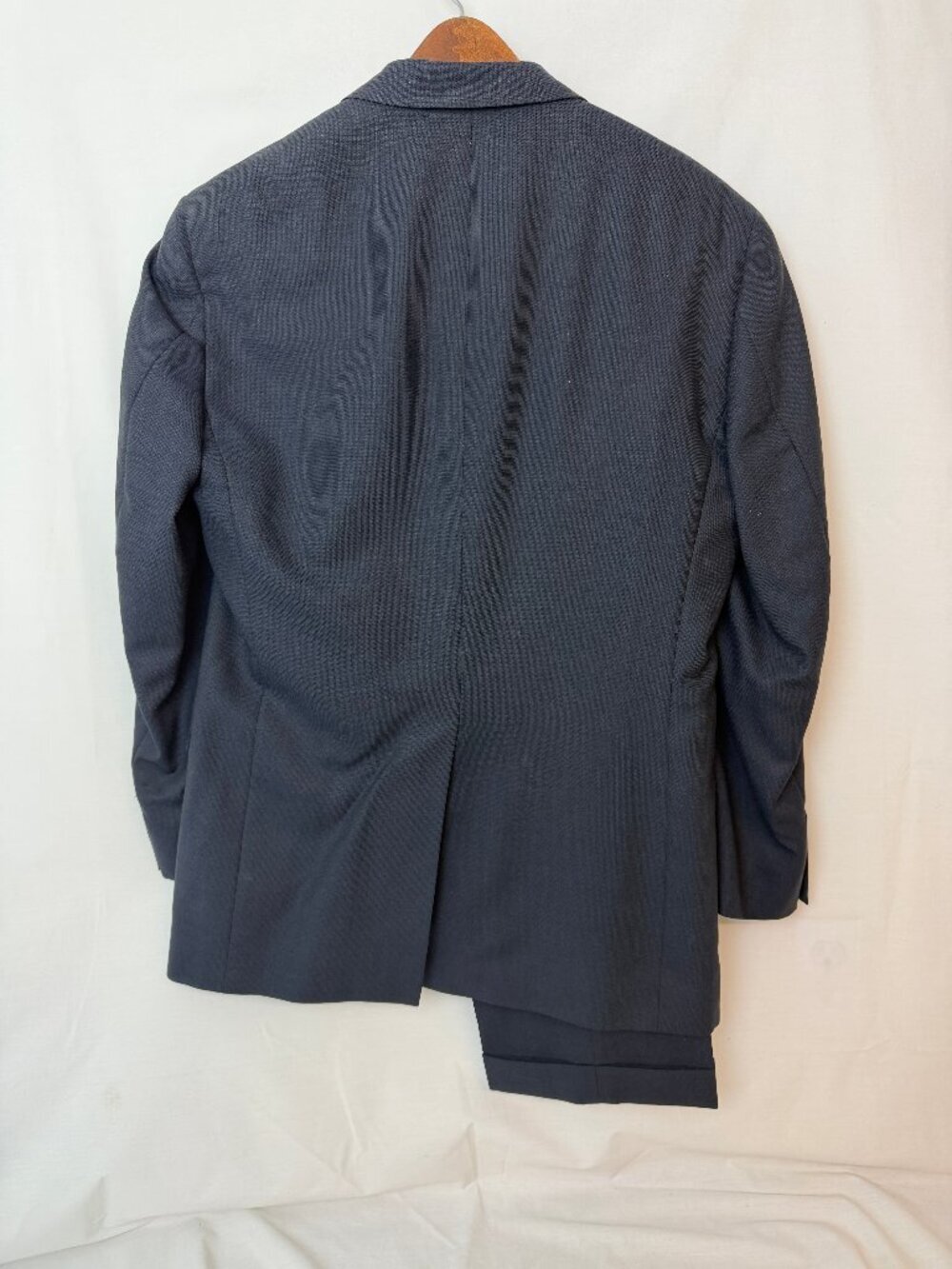 Austin Reed Men's Suit - Picture 2 of 4